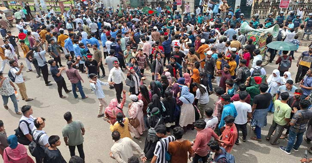 শিক্ষার্থীদের হামলায় শেবাচিমের চিকিৎসকসহ আহত ৩