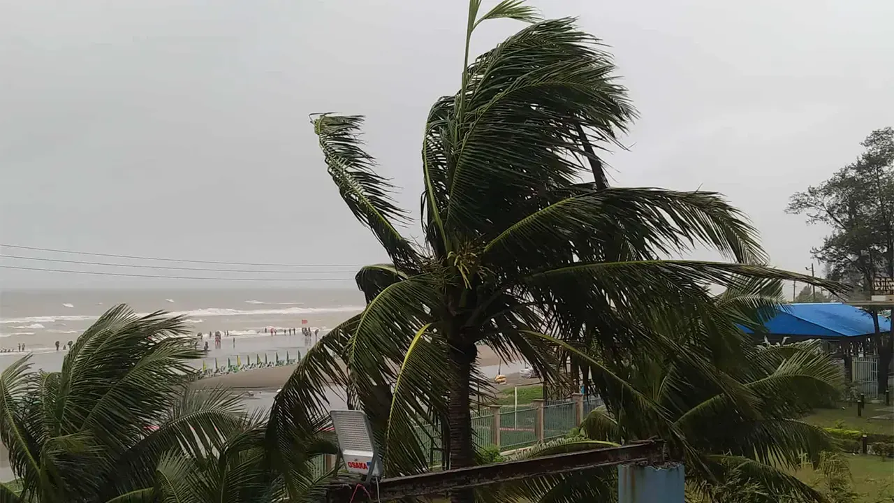 দুপুরের মধ্যে ৭ জেলায় বজ্রবৃষ্টির সম্ভাবনা