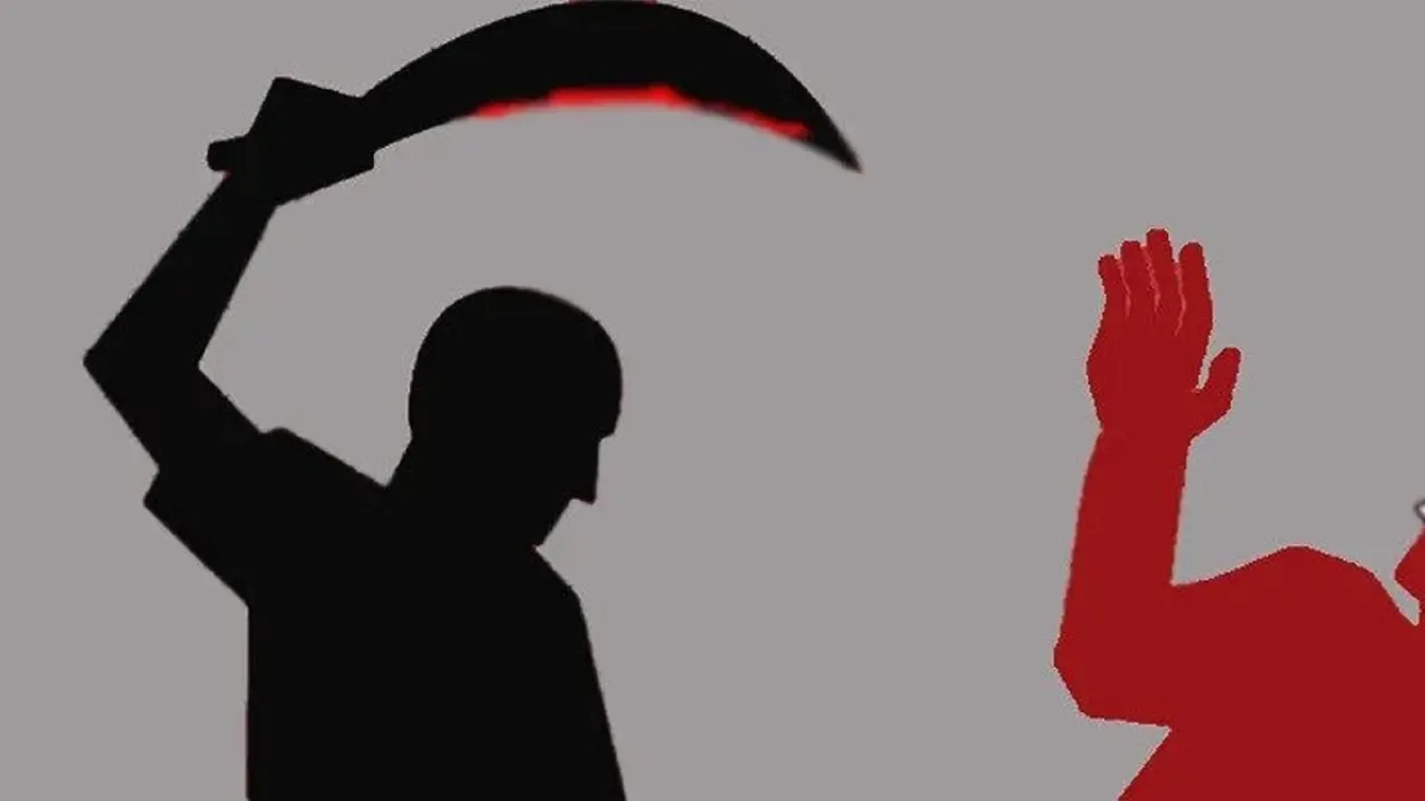 টঙ্গীতে সম্পত্তি লিখে না দেওয়ায়, বাবাকে কুপিয়ে জখম করল ছেলে