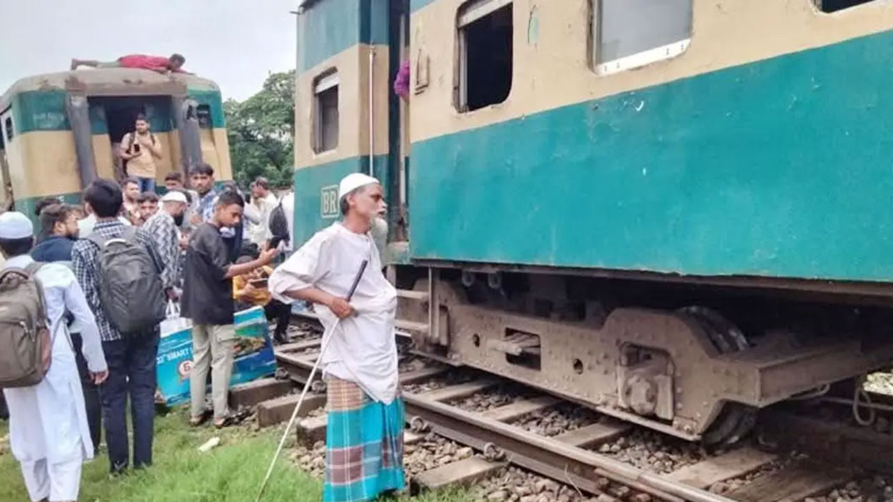 যমুনা এক্সপ্রেস বিমানবন্দর স্টেশনের কাছে লাইনচ্যুত