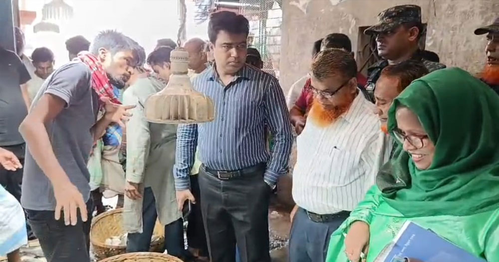 ইলিশের বাজার নিয়ন্ত্রণে ভোক্তা অধিদপ্তরের অভিযান