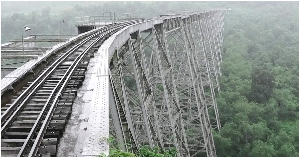 মিয়ানমারে ঐতিহাসিক রেলসেতু উড়িয়ে দিলো স্বাধীনতাকামীরা!