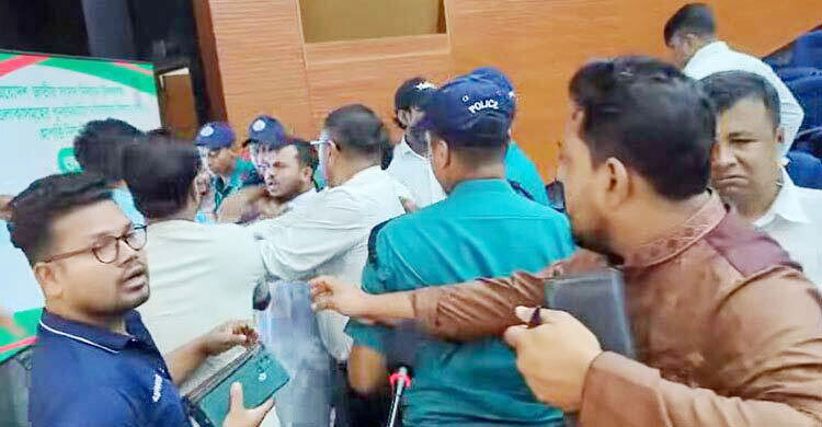 বিএনপি-এনসিপির শুনানিতে মারামারির ঘটনায় ইসির জিডি