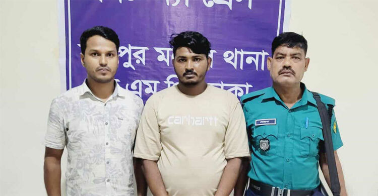 চীনা নাগরিকের ওয়ালেট হাতিয়ে নেওয়া দুই যুবক গ্রেফতার