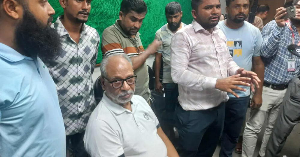 ‘মঞ্চ ৭১’র অনুষ্ঠানে উত্তেজনা, লতিফ সিদ্দিকীসহ বেশ কয়েকজন আটক