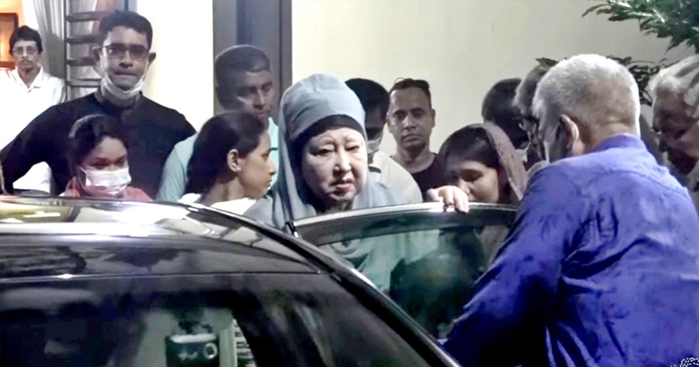 হাসপাতালে পৌঁছেছেন খালেদা জিয়া