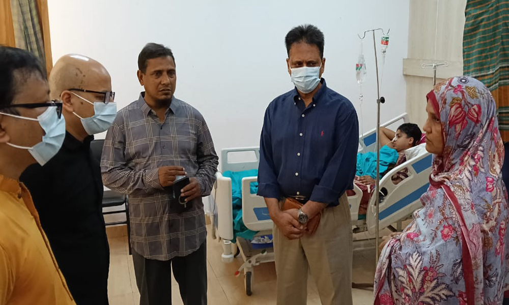 বুয়েট শিক্ষার্থী শাদিদের চিকিৎসার খোঁজখবর নিয়েছেন প্রধান উপদেষ্টার দুই প্রতিনিধি