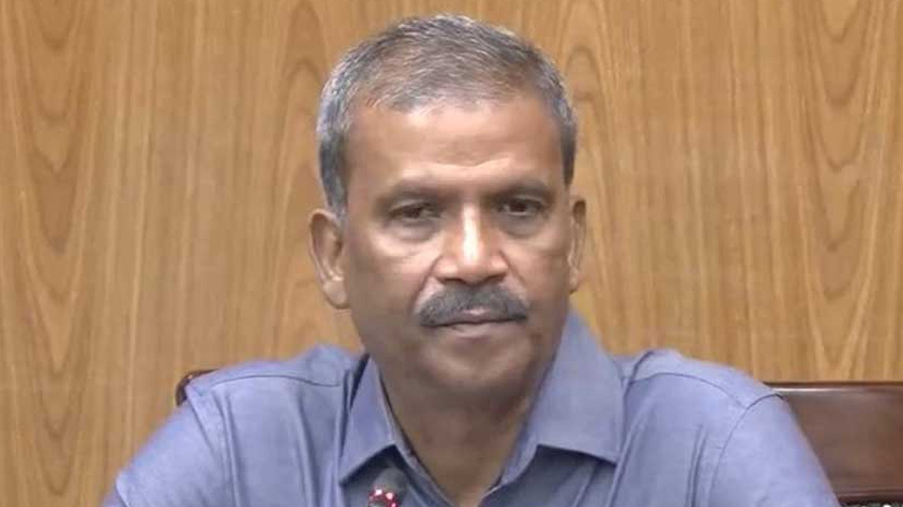 নুরকে দেখতে এসে আসিফ নজরুল অবরুদ্ধ