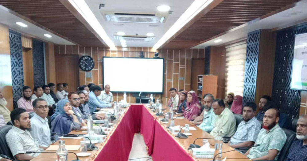 ভূমিসেবা দেওয়ার ক্ষেত্রে স্বচ্ছতা ও জবাবদিহিতা অপরিহার্য : সালেহ আহমেদ