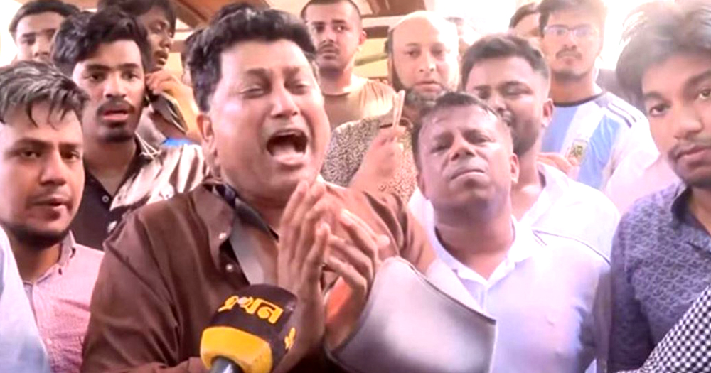 প্রশাসনের সহায়তা না পেয়ে কাঁদলেন চবির সহ-উপাচার্য