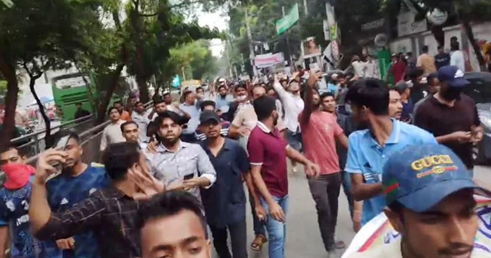 ধানমন্ডিতে আ. লীগের ঝটিকা মিছিল