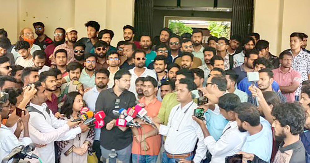 রাকসুতে হামলায় শিবিরকে অর্থায়নের অভিযোগ ছাত্রদলের, উপাচার্য বললেন ‘মিথ্যাবাদী’