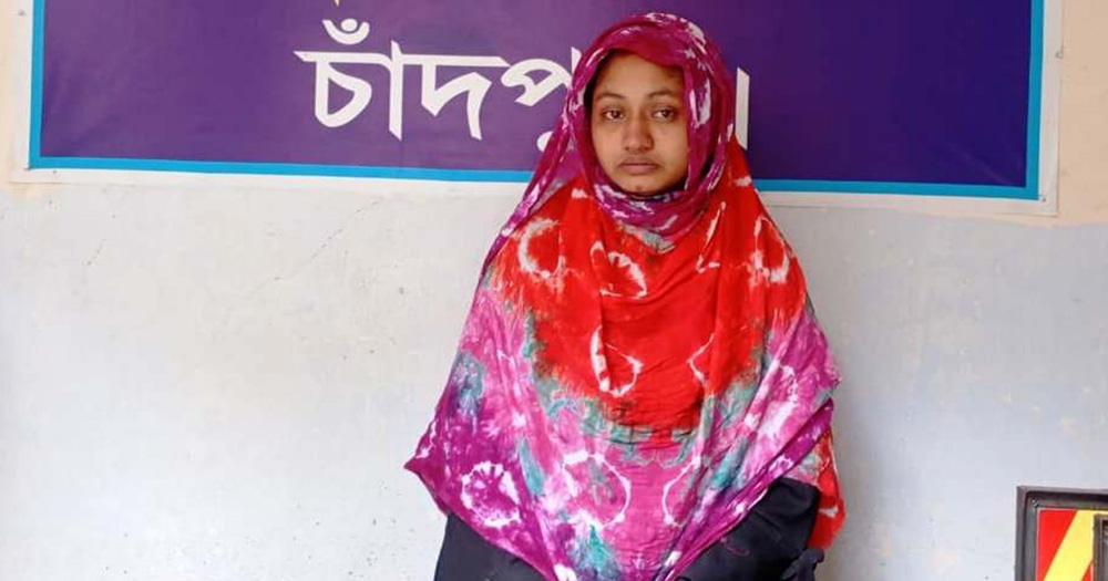 নারী ছিনতাইকারী আটক
