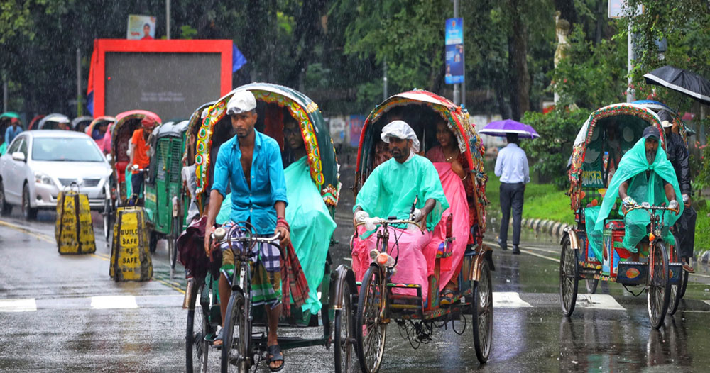 ঢাকায় হালকা বৃষ্টির আভাস, কমতে পারে তাপমাত্রা