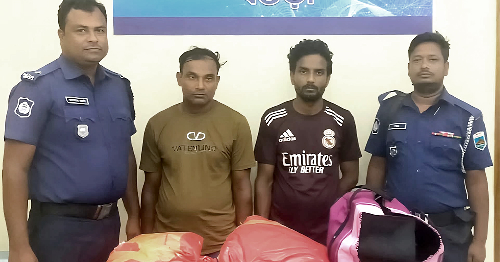 বগুড়ায় শ্যামলী পরিবহনের বাস থেকে ১০ কেজি গাঁজা উদ্ধার, গ্রেপ্তার ২