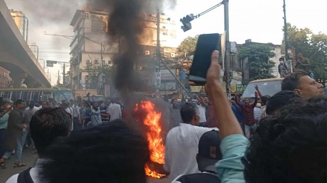 পল্টনের রাস্তা বন্ধ করে গণ গণঅধিকার পরিষদের বিক্ষোভ, তীব্র যানজট
