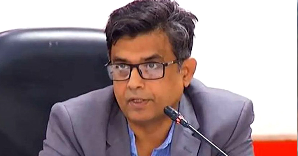 মানবতাবিরোধী মামলায় চার্জশিটভুক্ত ব্যক্তি নির্বাচন করতে পারবেন না : শফিকুল আলম