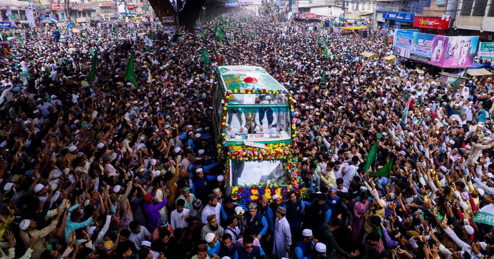 পবিত্র ঈদে মিলাদুন্নবী (সা.) উদযাপন জশনে জুলুসে লোকে লোকারণ্য চট্টগ্রাম নগরী