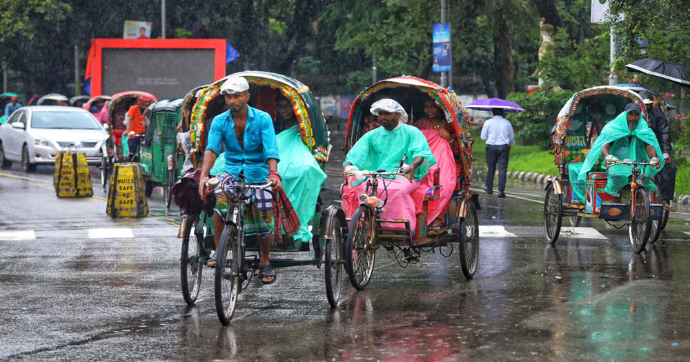 ঢাকায় হালকা বৃষ্টির সম্ভাবনা, কমতে পারে গরম