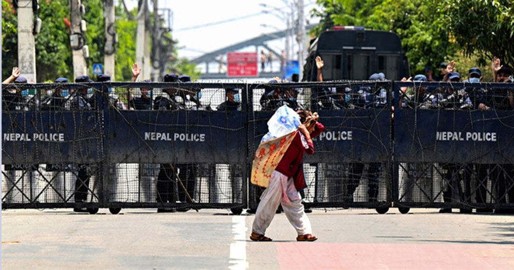 নেপালে বিক্ষোভে ভয়াবহ সহিংসতায় নিহত ১৪