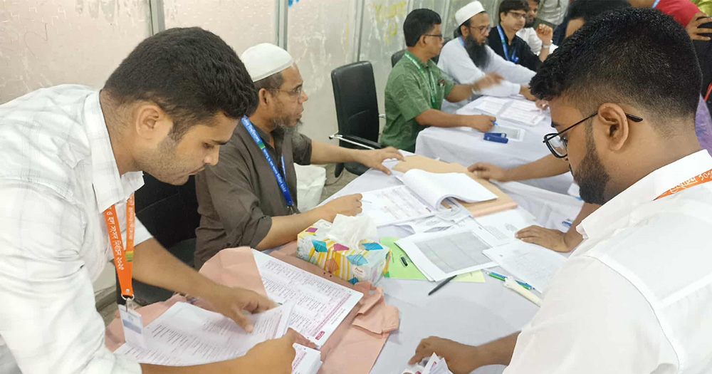 জাকসু : ব্যালটে ভুলের অভিযোগ