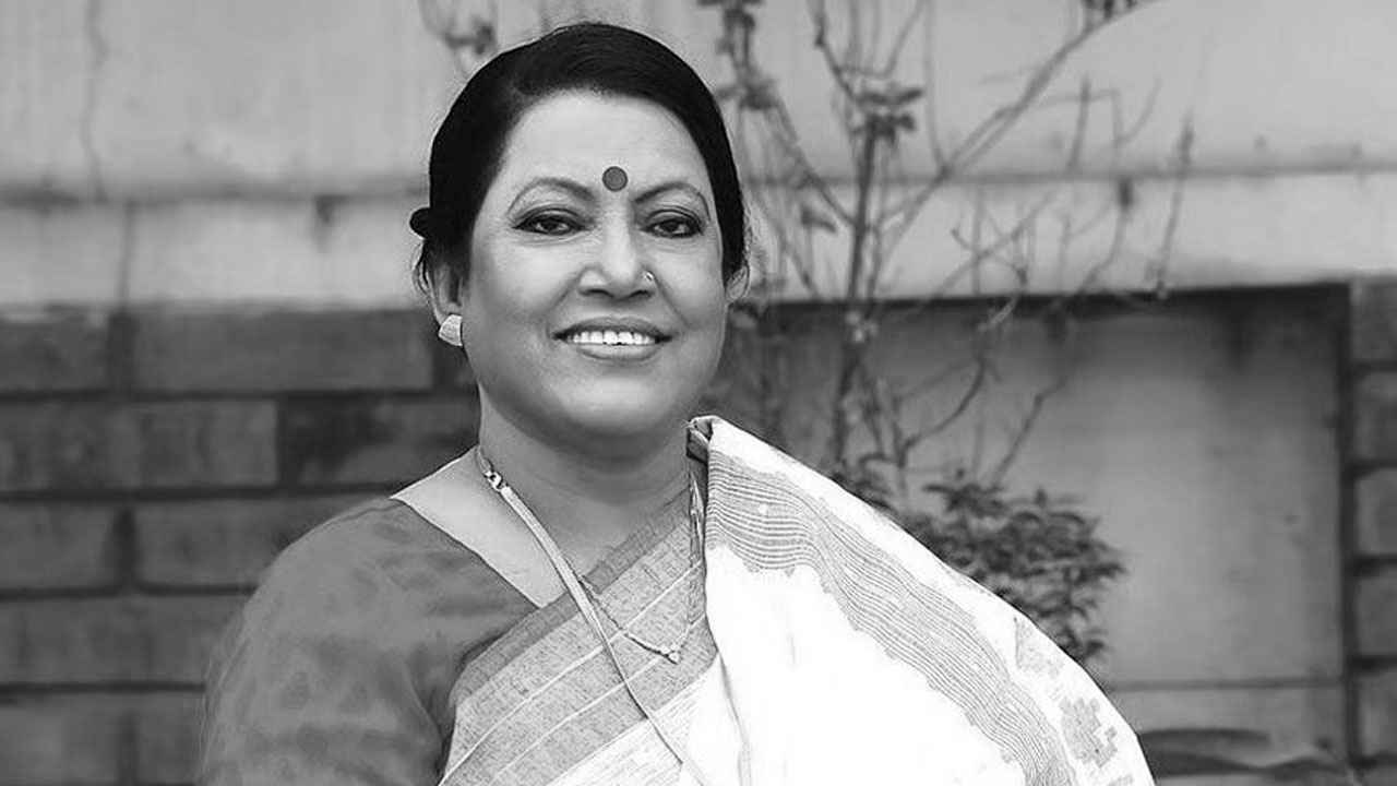 শহীদ মিনারে ফরিদা পারভীনের মরদেহে শ্রদ্ধা, কুষ্টিয়ায় দাফন