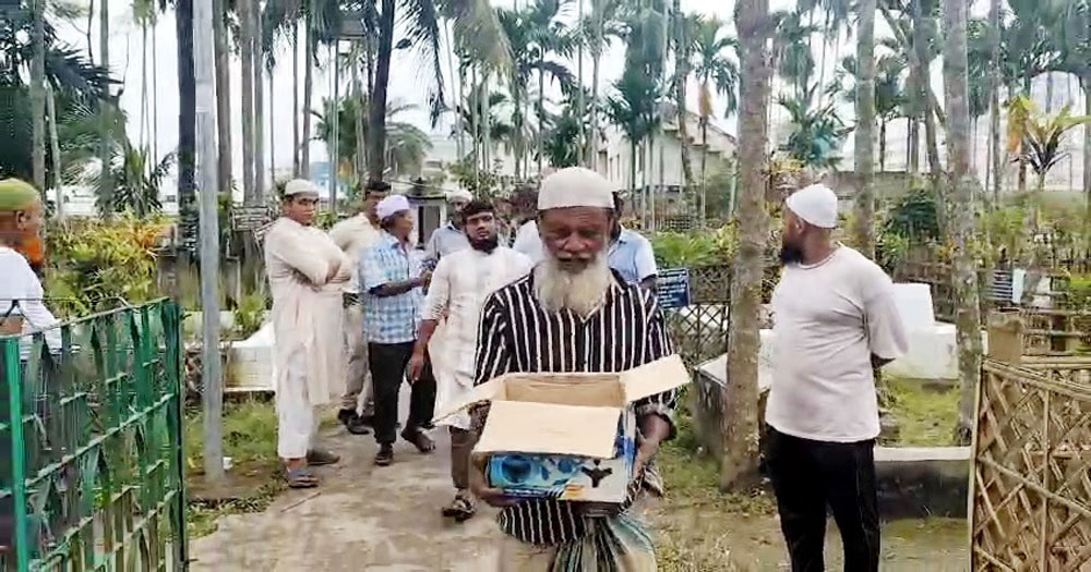 জীবিত নবজাতক দাফনের চেষ্টা,পালিয়েছে স্বজনরা