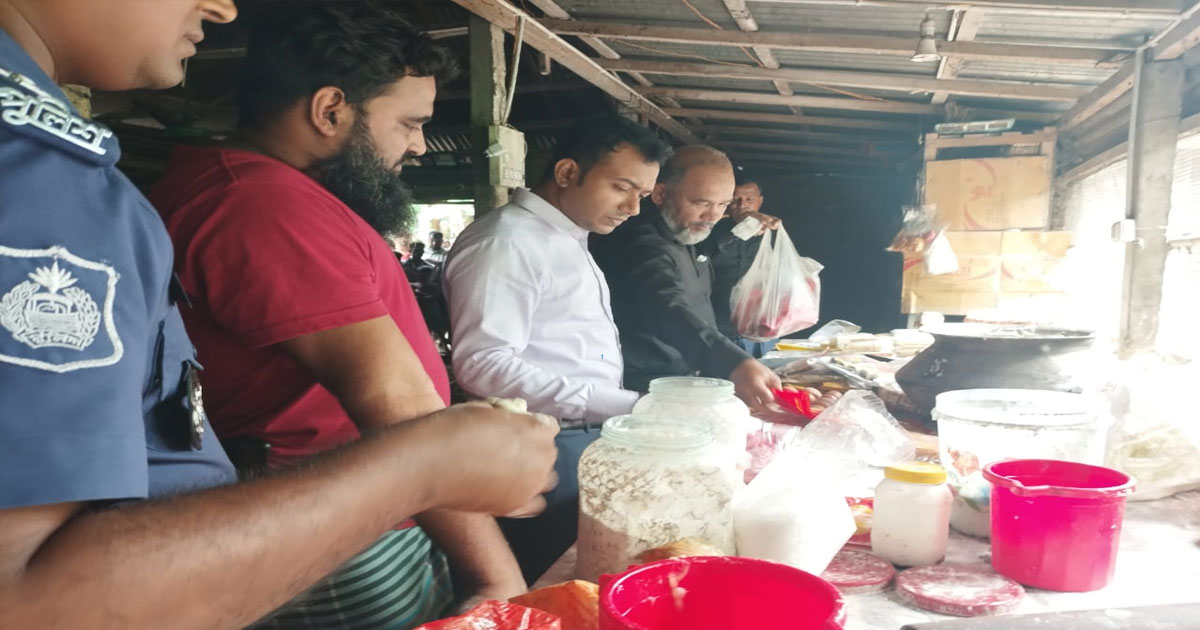 বগুড়ায় স্নিগ্ধ বেকারিকে জরিমানা