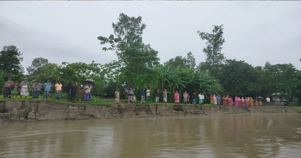 ভাঙন আতঙ্কে দিন কাটাচ্ছেন গাইবান্ধার রতনপুরবাসী
