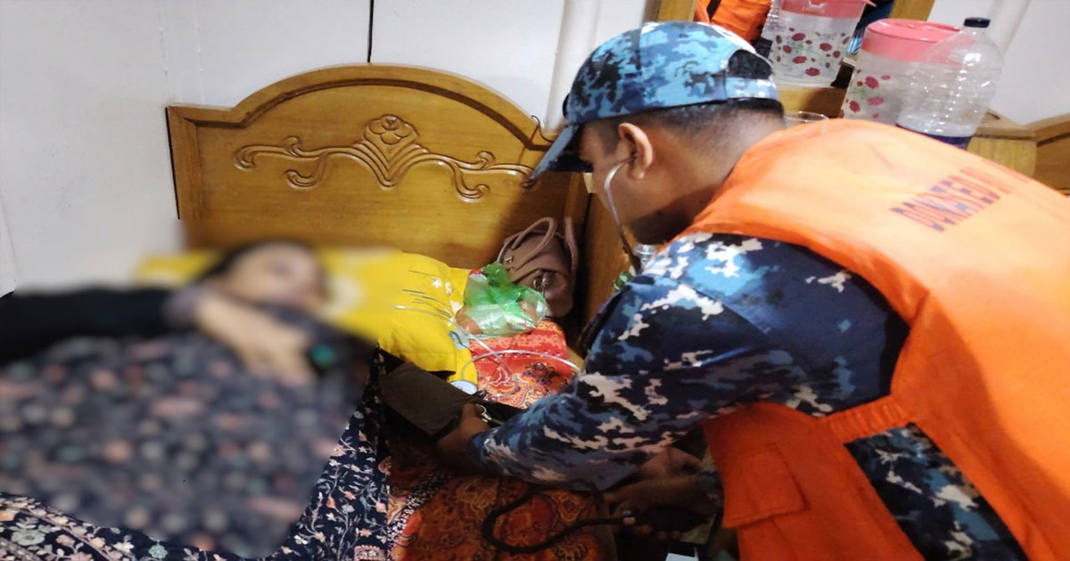 মেঘনায় লঞ্চে গর্ভবতীকে চিকিৎসা সহায়তা দিল কোস্টগার্ড