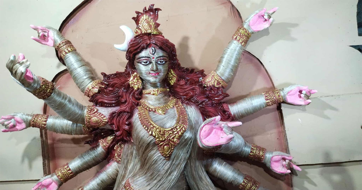 নাটোরে এবার সোনালি পাটের দুর্গা