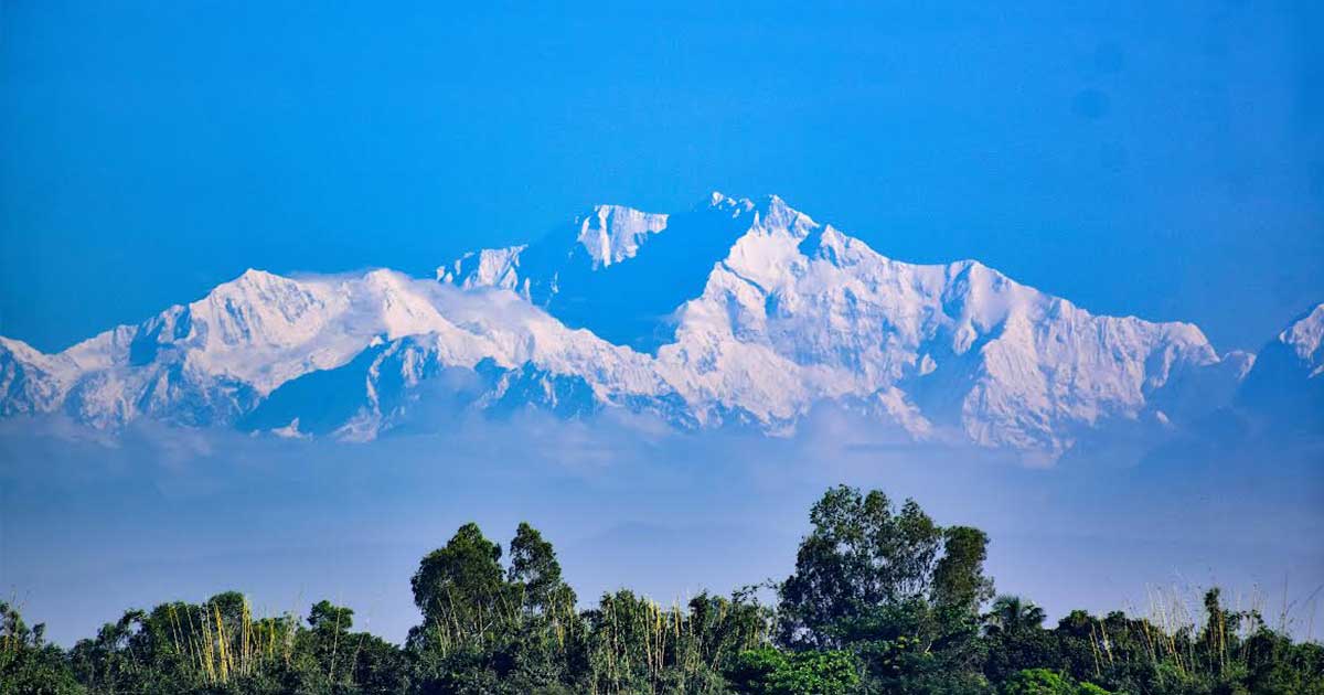 ঠাকুরগাঁওয়ের লাহিড়ী ফাঁসিদহ থেকে দেখা মিলল কাঞ্চনজঙ্ঘার