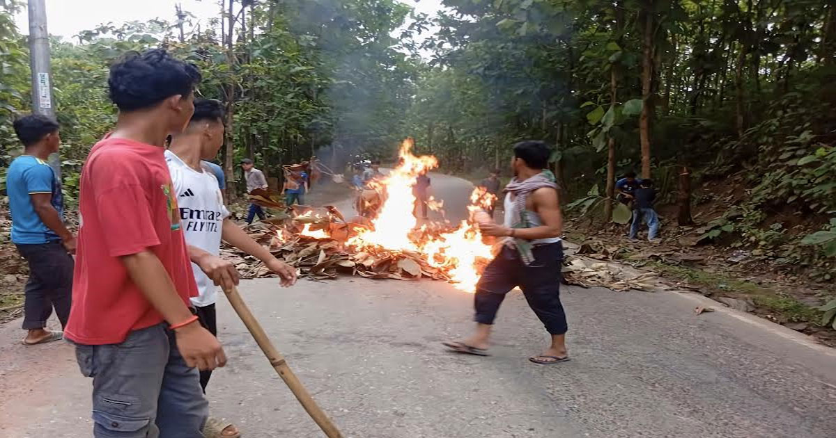 টানা ২দিনের সড়ক অবরোধে, সাজেকে আটকা পড়েছে হাজারো পর্যটক