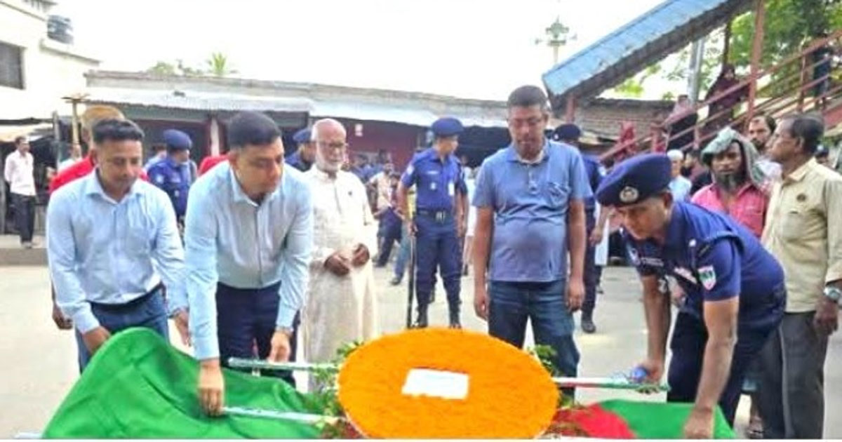 বেনাপোলে মুক্তিযোদ্ধা আবুল হোসেনকে গার্ড অব অনার প্রদান