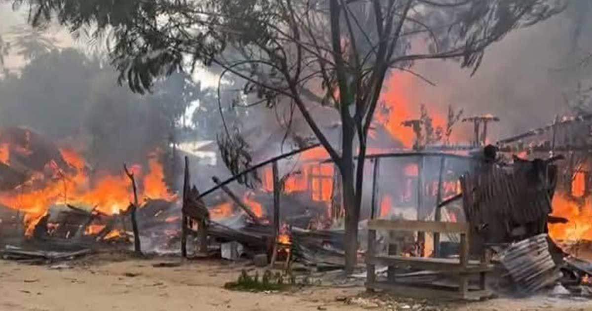 খাগড়াছড়িতে চলছে অবরোধ, গুইমারায় বাজারে আগুন