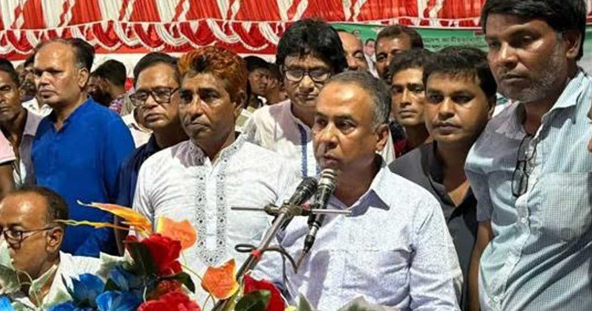 চাটমোহরে কৃষকদলের কেন্দ্রীয় সভাপতি কৃষিবিদ তুহিনের মতবিনিময়