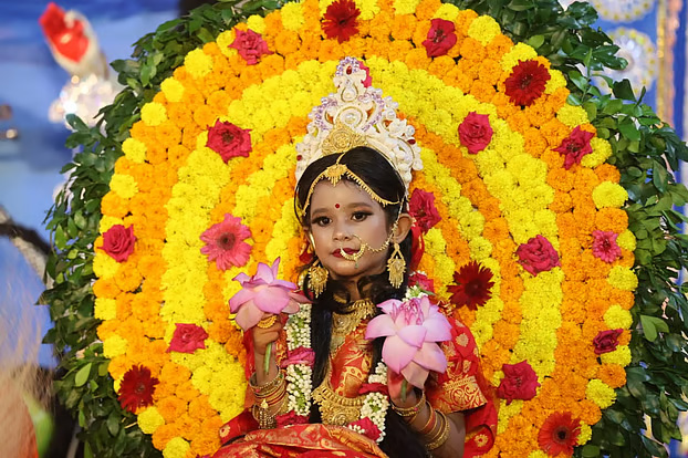 রামকৃষ্ণ মিশনে মহা আয়োজনে হলো কুমারী পূজা