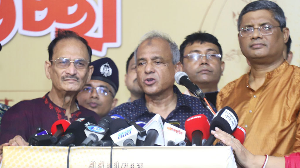 খাগড়াছড়ির ‘সহিংস ঘটনা ঘটানোর’ উদ্দেশ্য ছিল দুর্গাপূজা যাতে শান্তিপূর্ণ না হয়: স্বরাষ্ট্র উপদেষ্টা