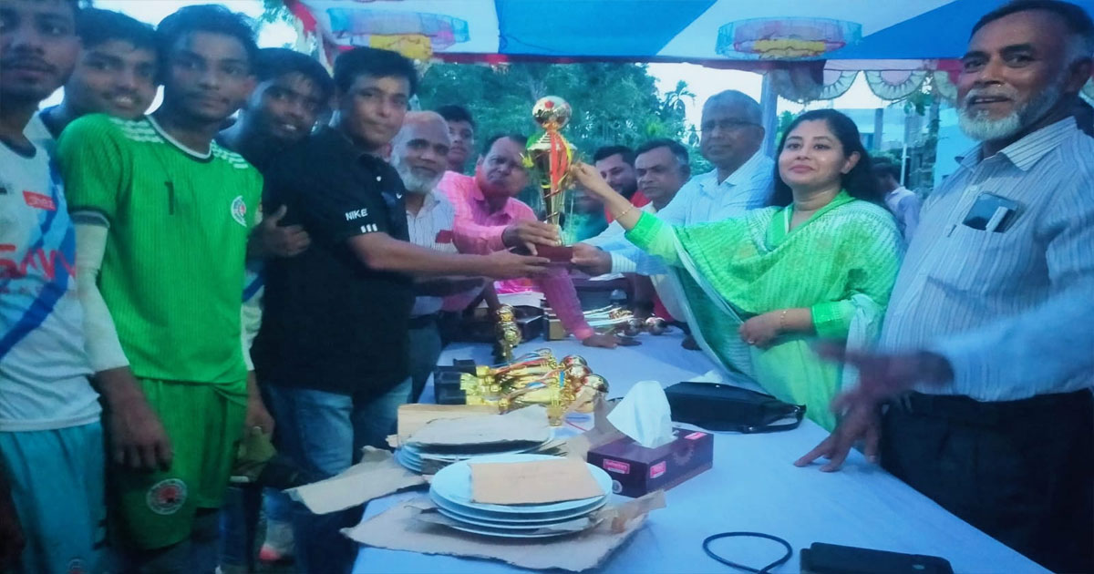 কাপাসিয়ায় ৫২তম গ্রীষ্মকালীন চ্যাম্পিয়ন ঘাগটিয়া চালা উচ্চ বিদ্যালয়