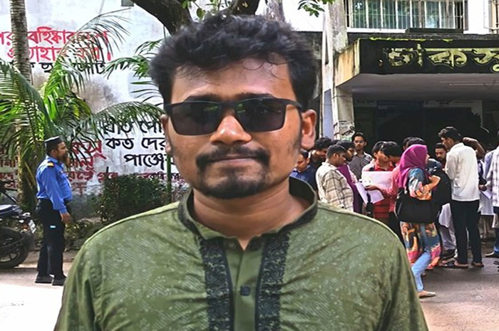 জুলাই আন্দোলনে চোখ হারানো শুভ চাকসু নির্বাচনে লড়ছেন