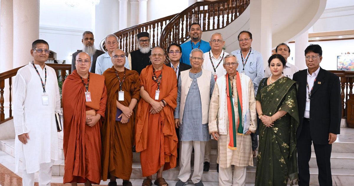 প্রবারণা পূর্ণিমায় প্রধান উপদেষ্টার সঙ্গে বৌদ্ধ নেতৃবৃন্দের শুভেচ্ছা বিনিময়