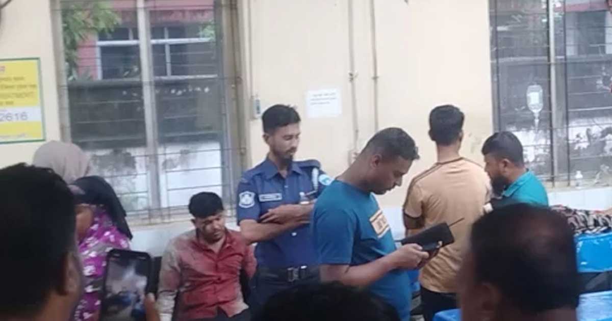 আসামি ধরতে গিয়ে দুর্বৃত্তদের হামলায় আহত ৬  পুলিশ, শটগান-ওয়াকিটকি ছিনতাই