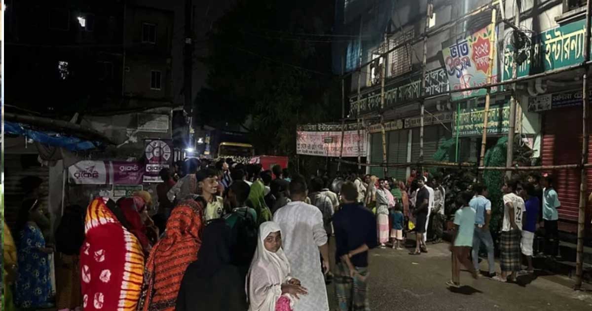 নারায়ণগঞ্জে ছাত্রকে বলাৎকারের অভিযোগ, শিক্ষককে গণপিটুনি