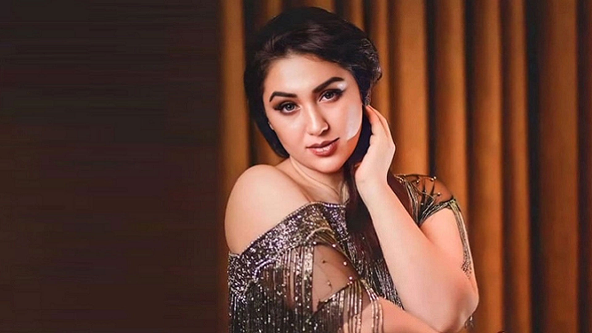 খাট-সোফা ছাড়াই বিয়ে সেরেছিলেন অপু বিশ্বাস!