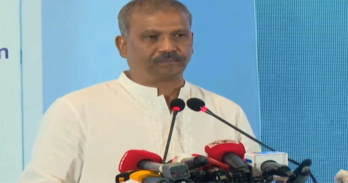 জাতির সেফ এক্সিট দরকার, উপদেষ্টাদের নয় : আসিফ নজরুল