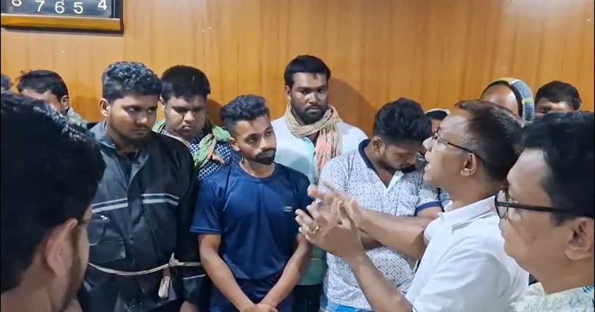 মেঘনায় মা ইলিশ সংরক্ষণের বিশেষ অভিযানে ২৪ জেলে আটক
