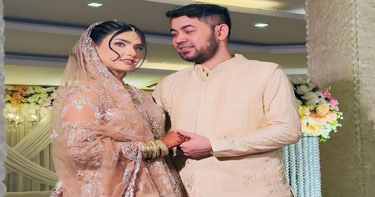 বাগদান সম্পন্ন করলেন গায়ক তানজীব সারোয়ার