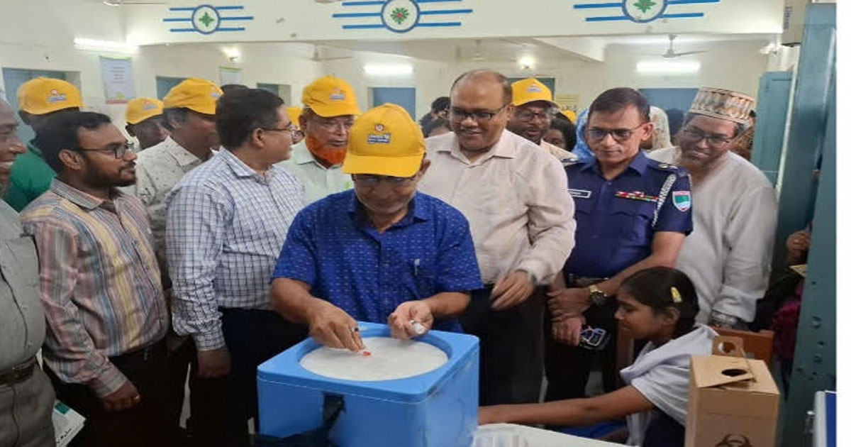কুষ্টিয়ায় টাইফয়েড টিকাদান কর্মসূচির উদ্বোধন