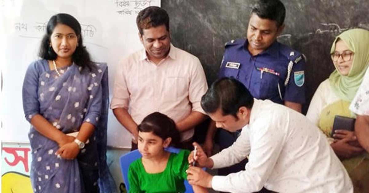 চরভদ্রাসনে টাইফয়েড টিকাদান ক্যাম্পেইন উদ্বোধন