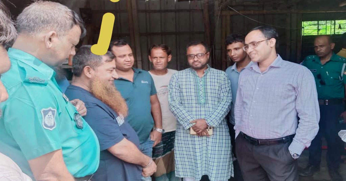 আলোচিত ঘোড়ার মাংস বিক্রেতা শফিকুরকে জরিমানা করে ছেড়ে দিল প্রশাসন
